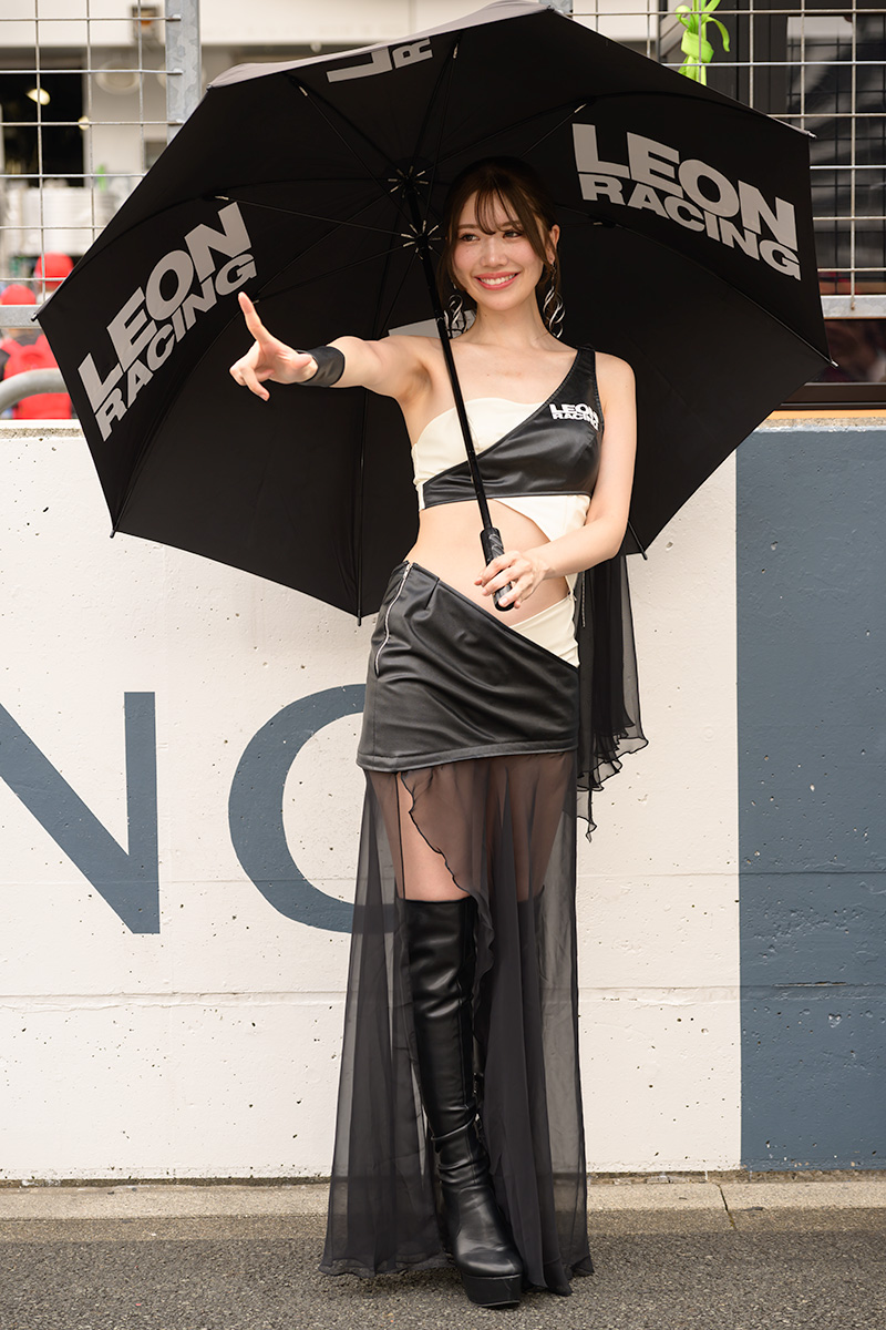 2025年SuperGT第4戦富士スピードウエイDay2ピットウオーク