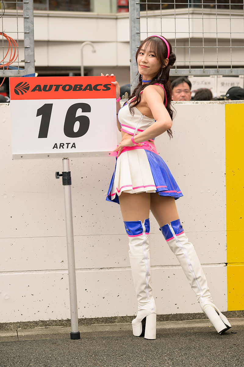 2025年SuperGT第4戦富士スピードウエイDay2ピットウオーク