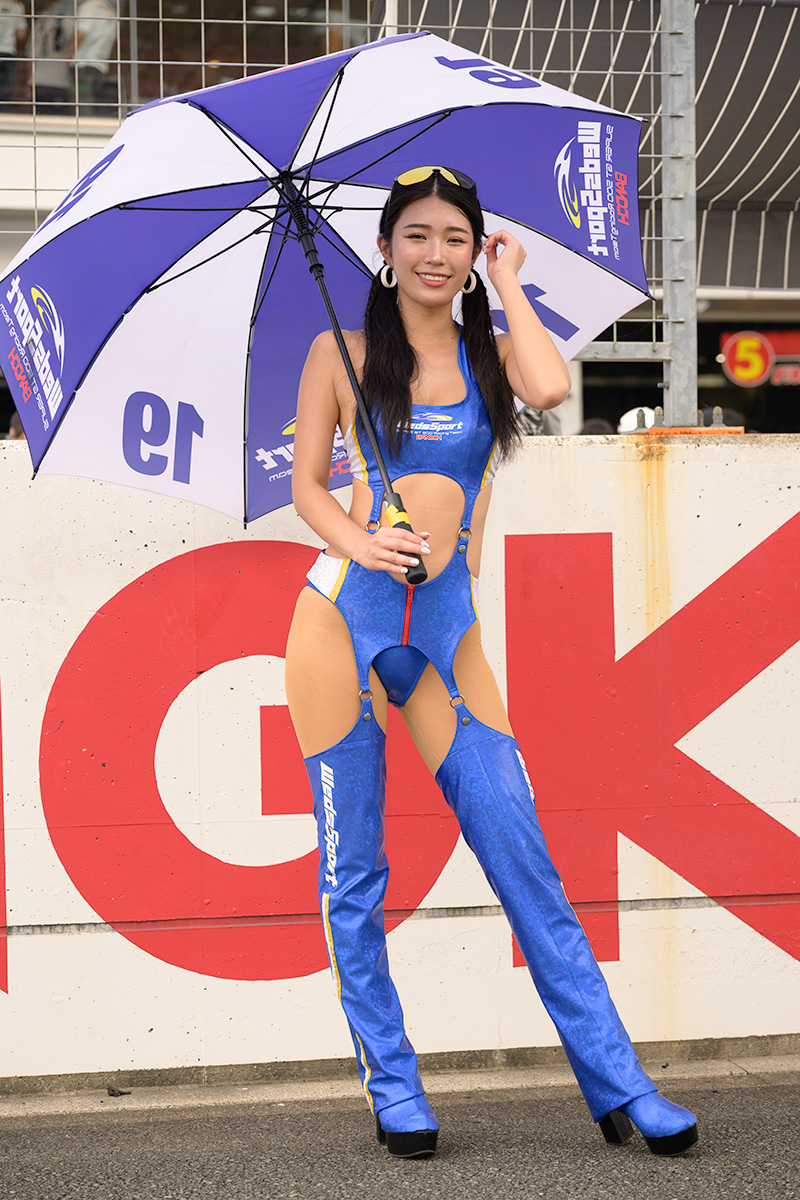 2025年SuperGT第4戦富士スピードウエイDay2ピットウオーク