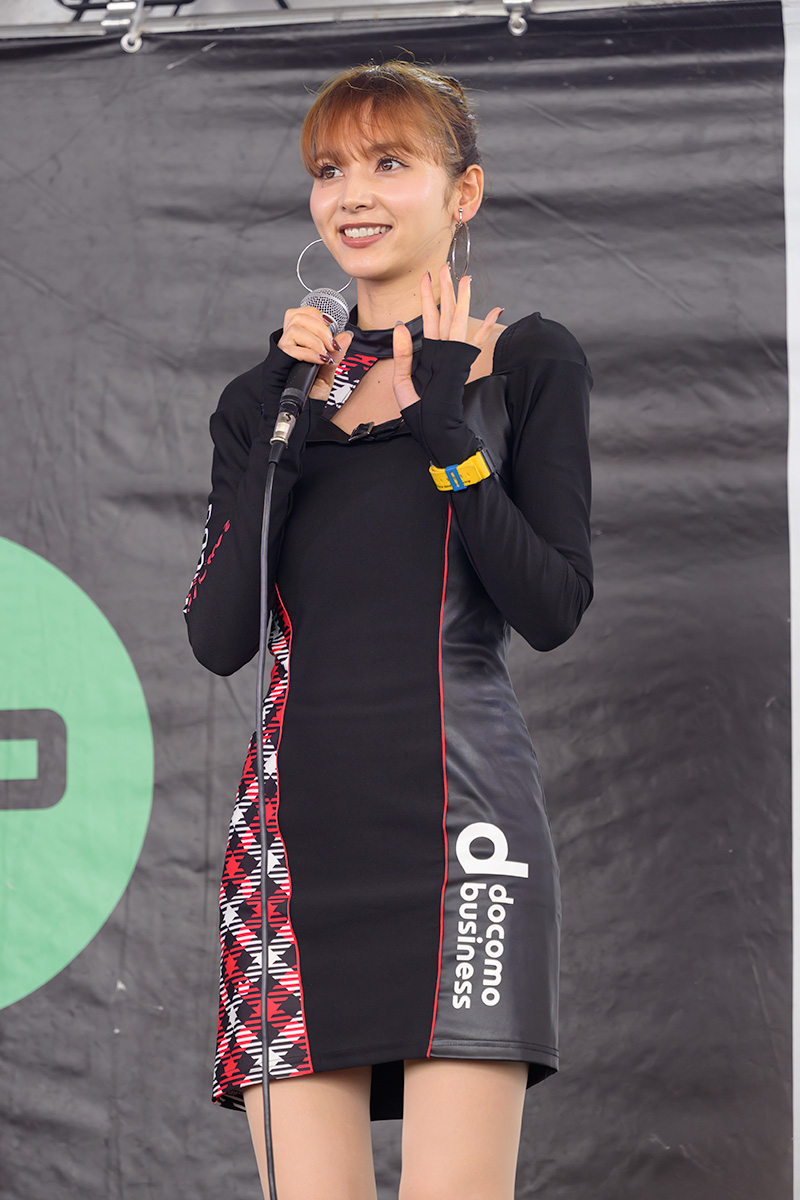 スーパーフォーミュラ第10戦レースクイーン画像集ステージ編