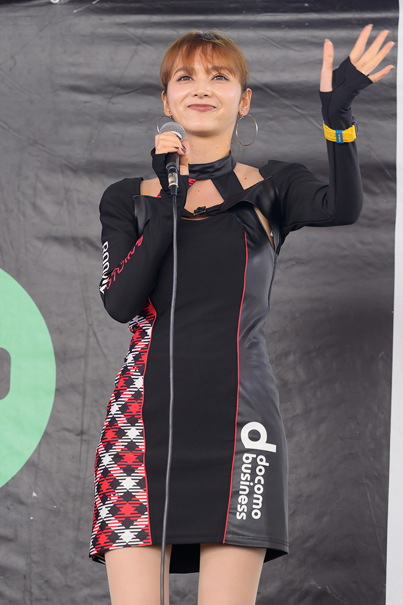 スーパーフォーミュラ第10戦レースクイーン画像集ステージ編